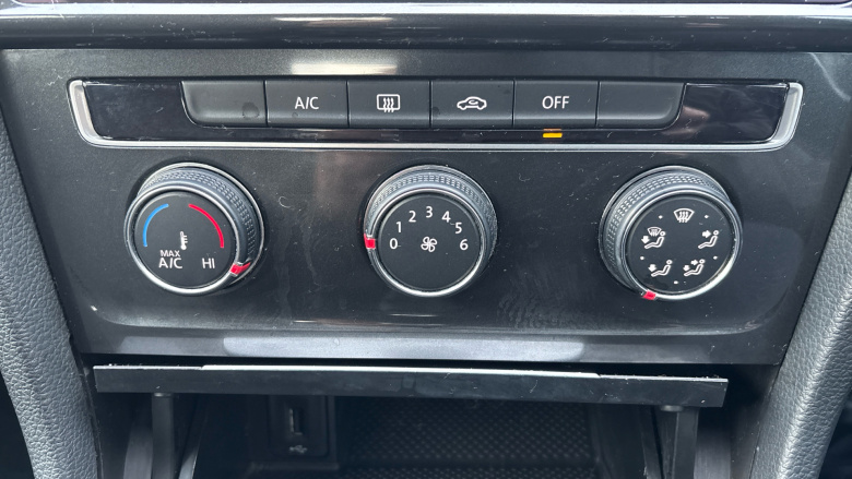 Volkswagen Golf 1.0 TSI 110 SE 5dr Petrol Hatchback